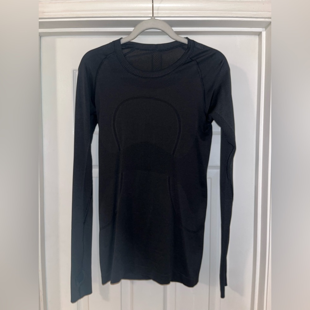 Lululemon black long sleeve swiftly tech shirt